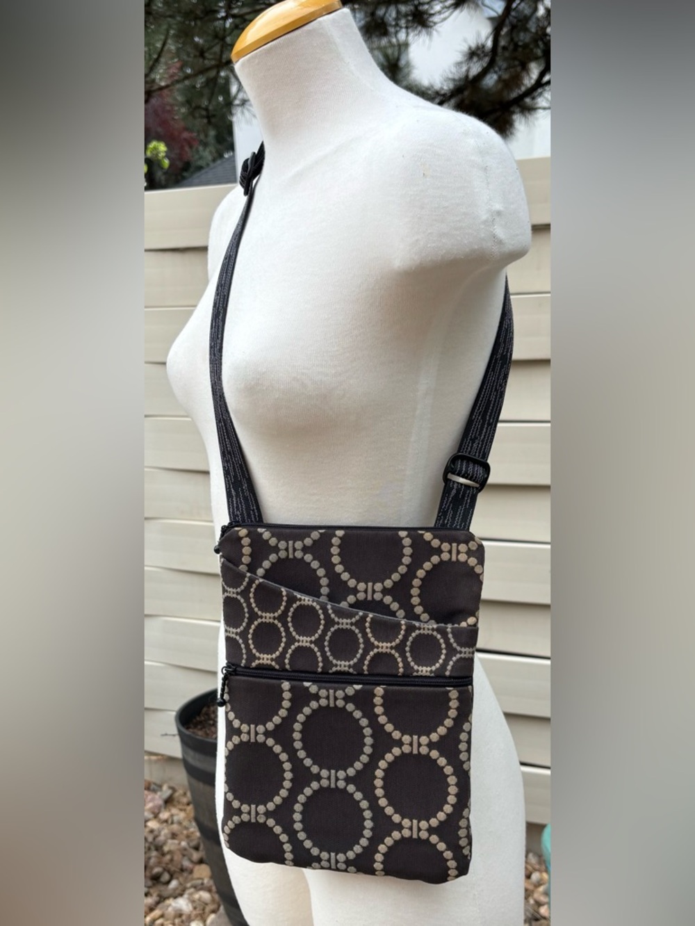 MARUCA Crossbody Bag